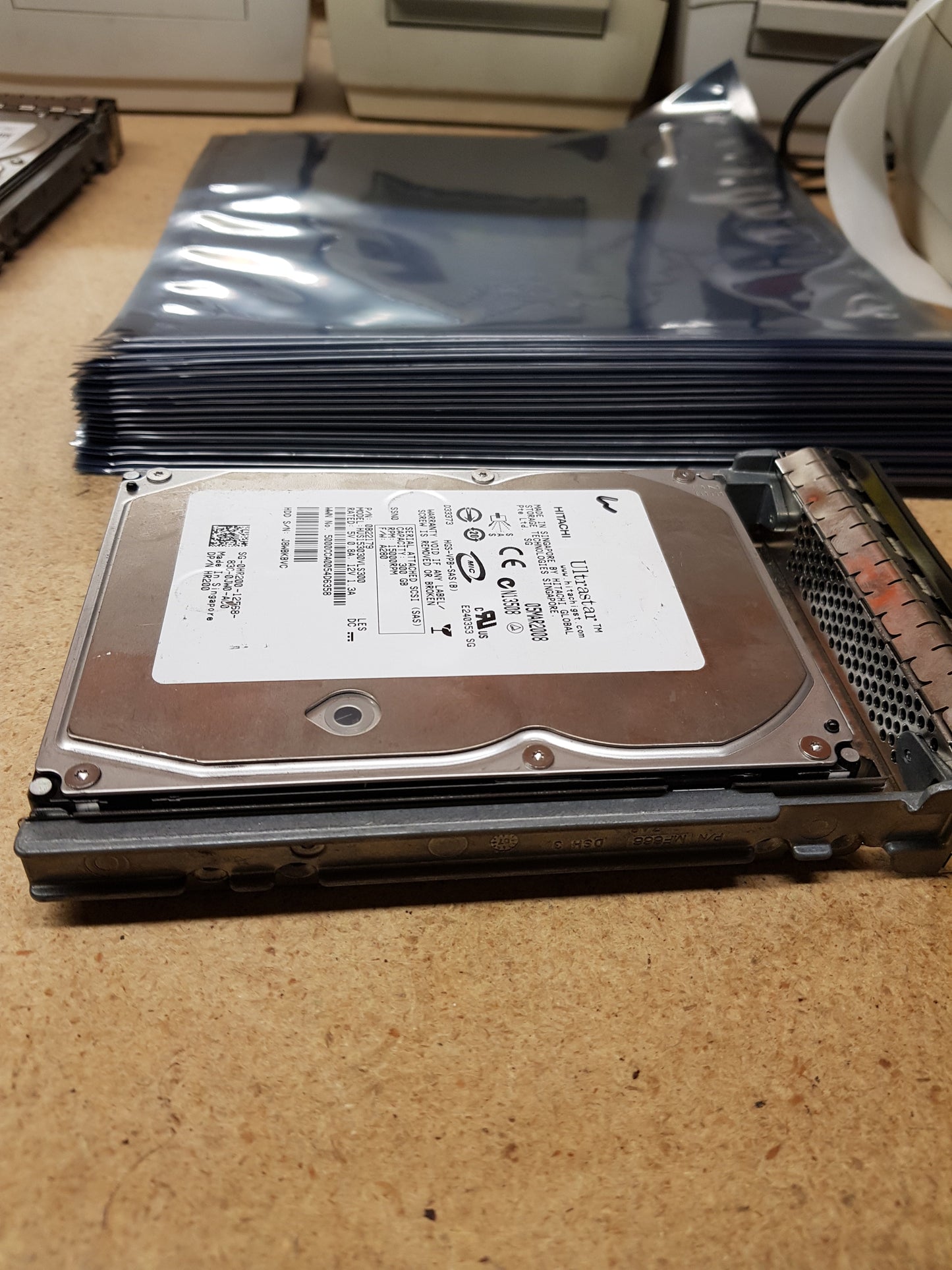 0B22179 Hitachi Ultrastar 300GB 15K 3.5 SAS Server Hard Drive