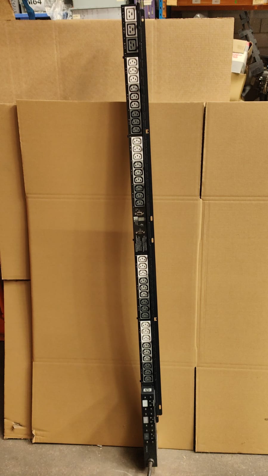 HP 373805-001 POWER MONITORING 32A PDU 2nd :: Alt () Other //