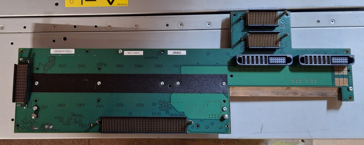 IBM 74Y1749 9179 MHB Center Midplane  2nd :: Alt () Other //