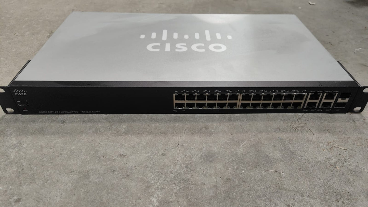 SG300-28PP Cisco 28-Port Gigabit PoE+ Managed Switch 2nd :: Alt () Other //