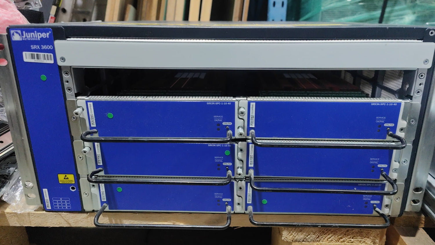 SRX3600-FSA Juniper Networks (SRX-3600) Firewall Security Appliance Modules: SRX3K-SPC-1-10-40 x 7, SRX3K-NPC, SRX3K-CRM 2nd :SRX3600BASE-AC: Alt (Juniper SRX3600BASE-AC) Other //