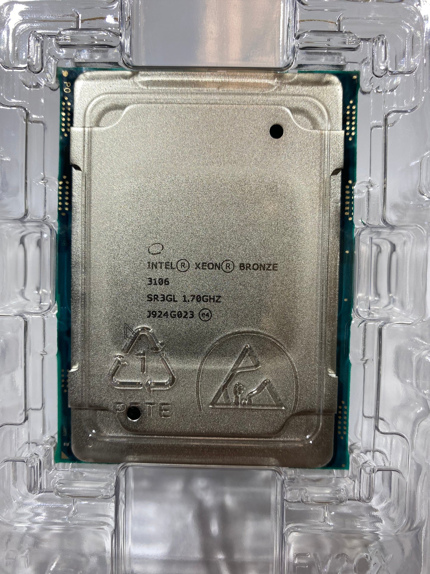 Intel SR3GL Xeon Bronze 3106 8-Core 1.70GHz CPU Processor