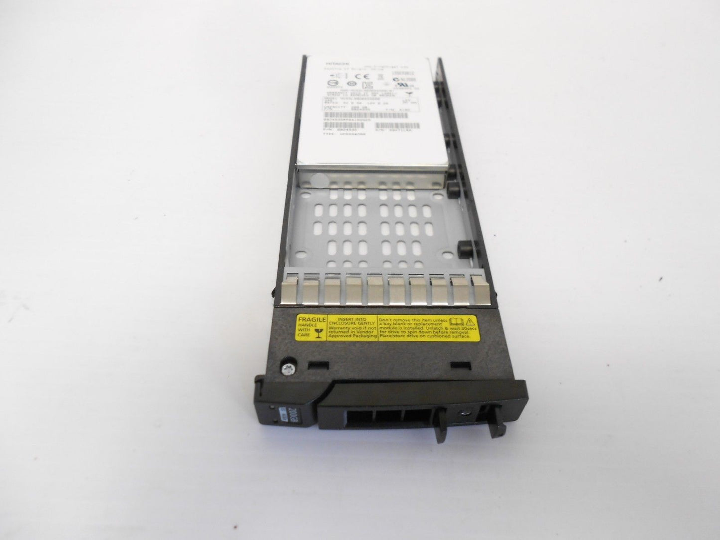 0968009-02 0B24935 Hitachi Compellent 200GB SAS 6GBPS SSD 2.5" Hard Drive w/Tray DSHS20AXQV3UAXA