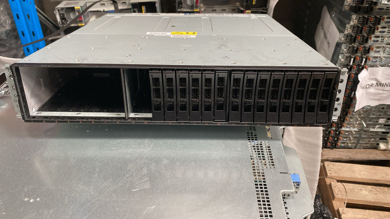 2072-24G IBM FlashSystem 5000 SFF Expansion Enclosure  2nd :: Alt () Other //