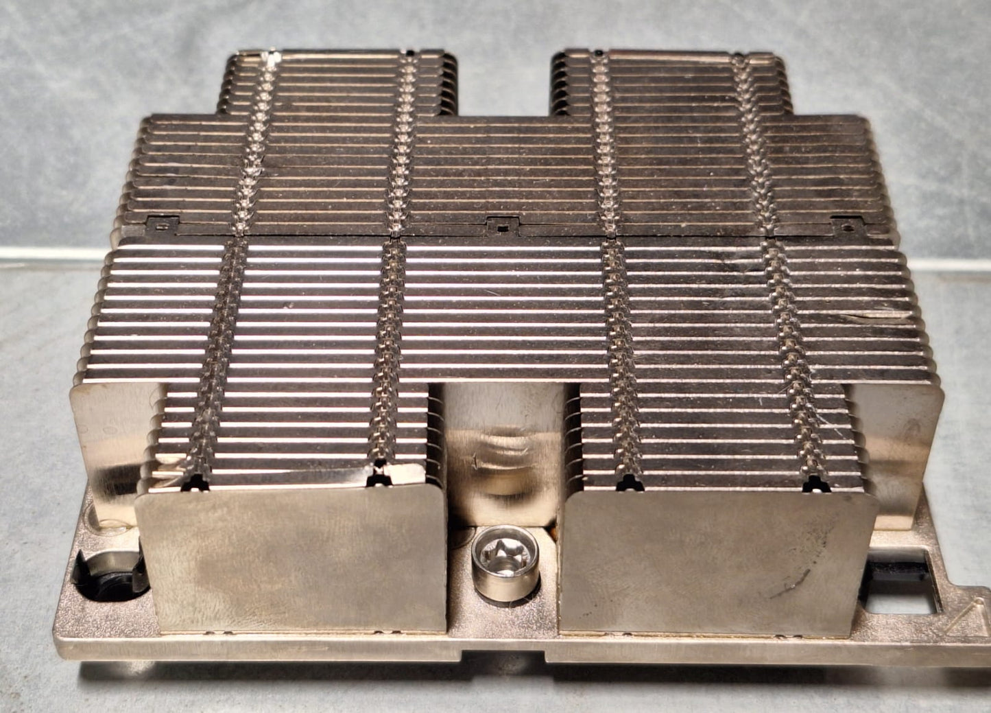 DFWFN Dell Heatsink CPU#2 M640 2nd :: Alt () Other //