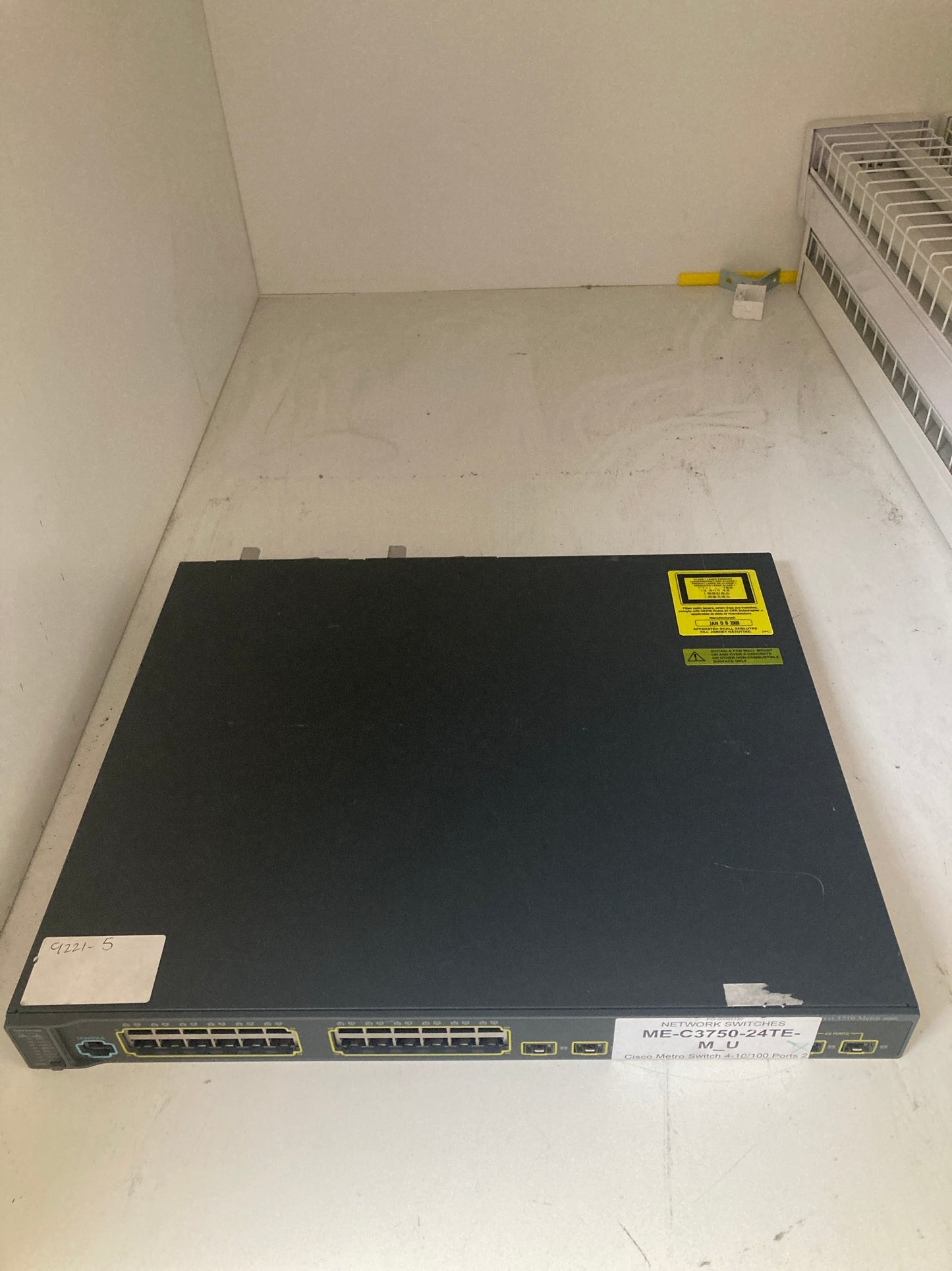 Cisco Metro Switch 4-10/100 Ports 2 SFP ports for Gigabit Ethernet Access and 2 SFP-based Enhanced Services  ES  ports PN:ME-C3750-24-TE-M 2nd :ME-C3750-24TE-M: Alt () Other //