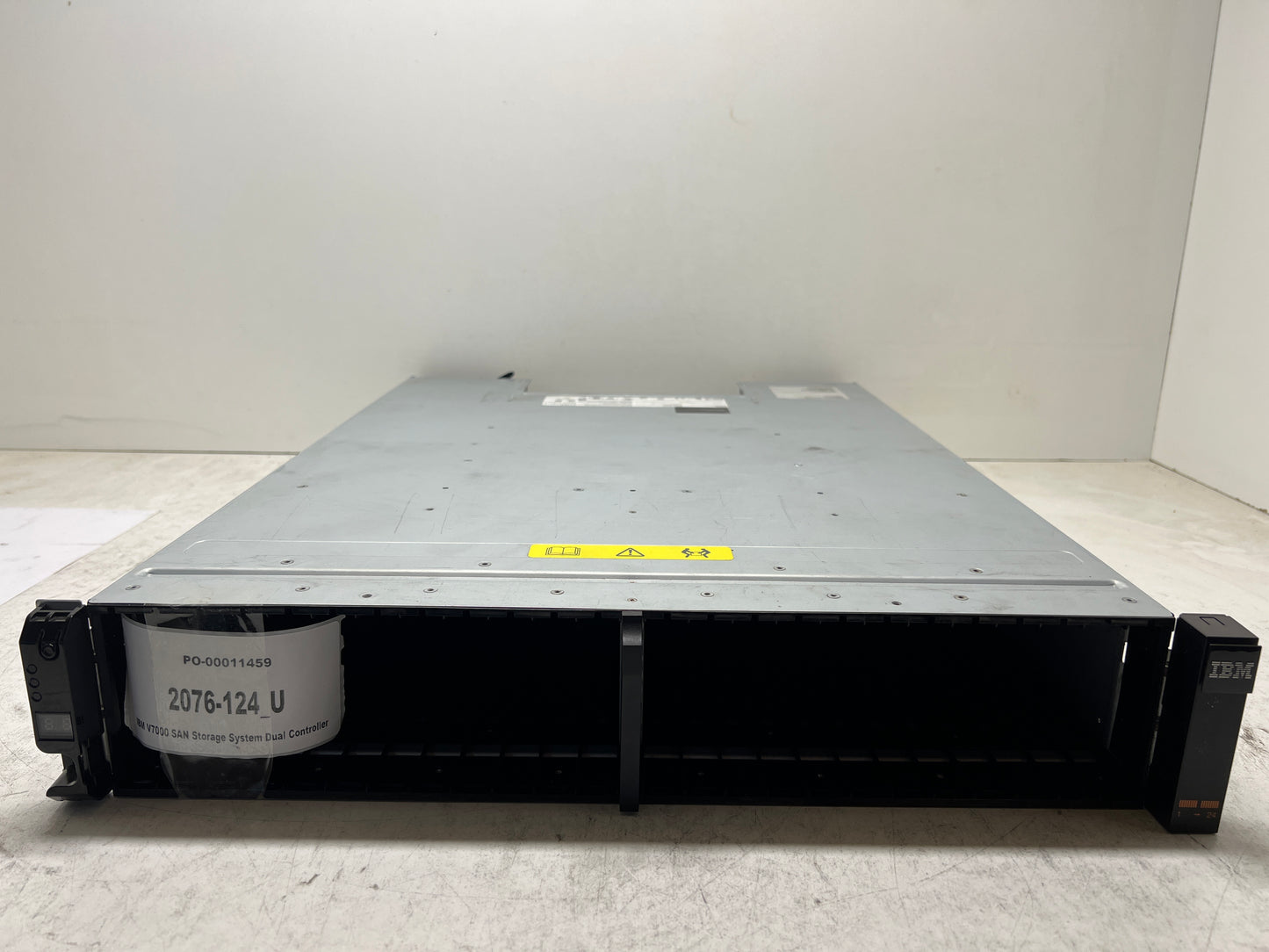 IBM V7000 SAN Storage System Dual Controller 2076-124 2nd :: Alt () Other //