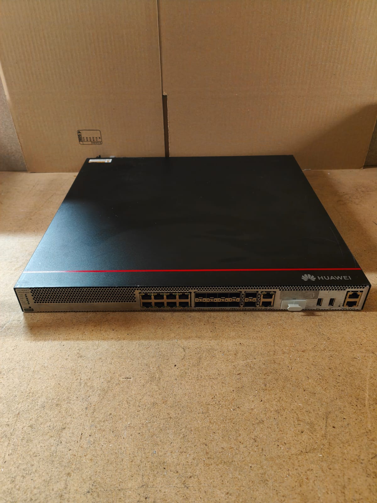 USG6000E Huawei Series Firewalls Matrix HiSecEngine USG6000E Series Security Firewall 2nd :: Alt () Other //
