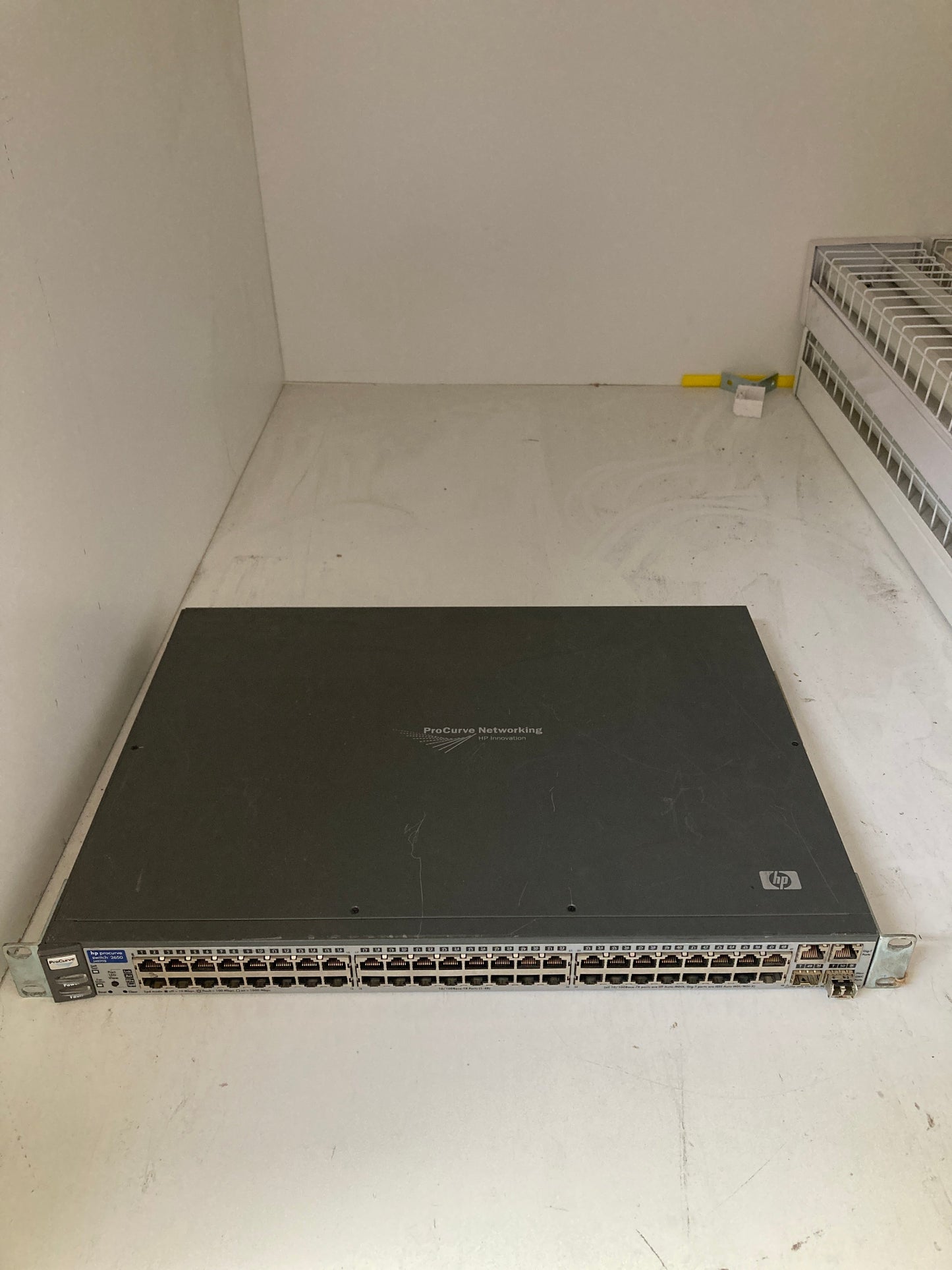 J4899B HP ProCurve 2650 48-Port 10/100 Base Ethernet Switch