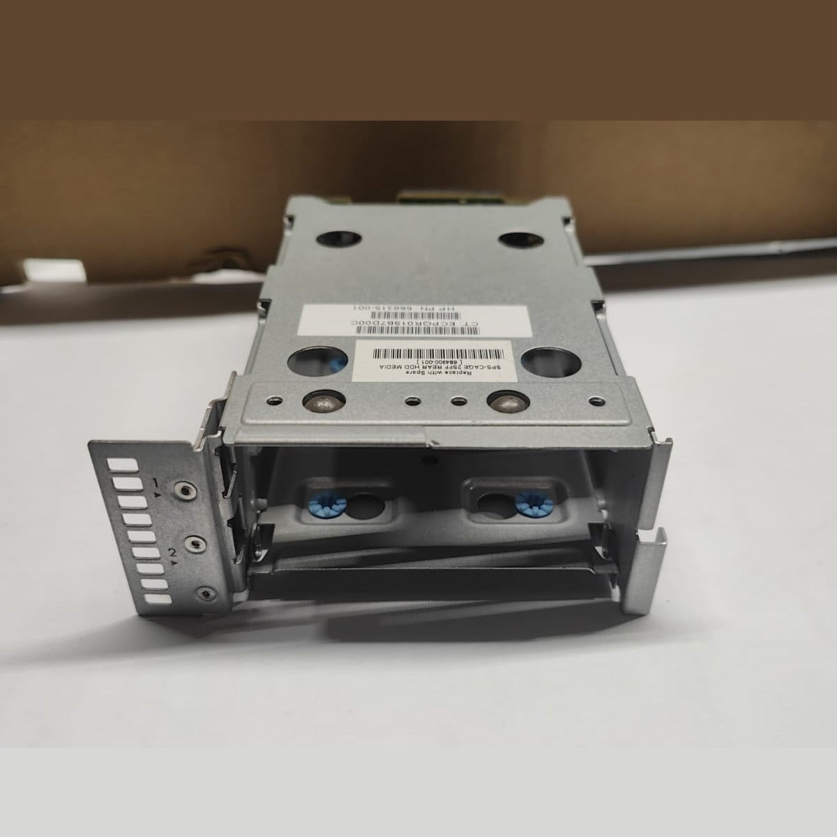 HP 668315-001 PROLIANT DL380EG8 REAR DISK CAGE ASSEMBLY 2nd :: Alt () Other //