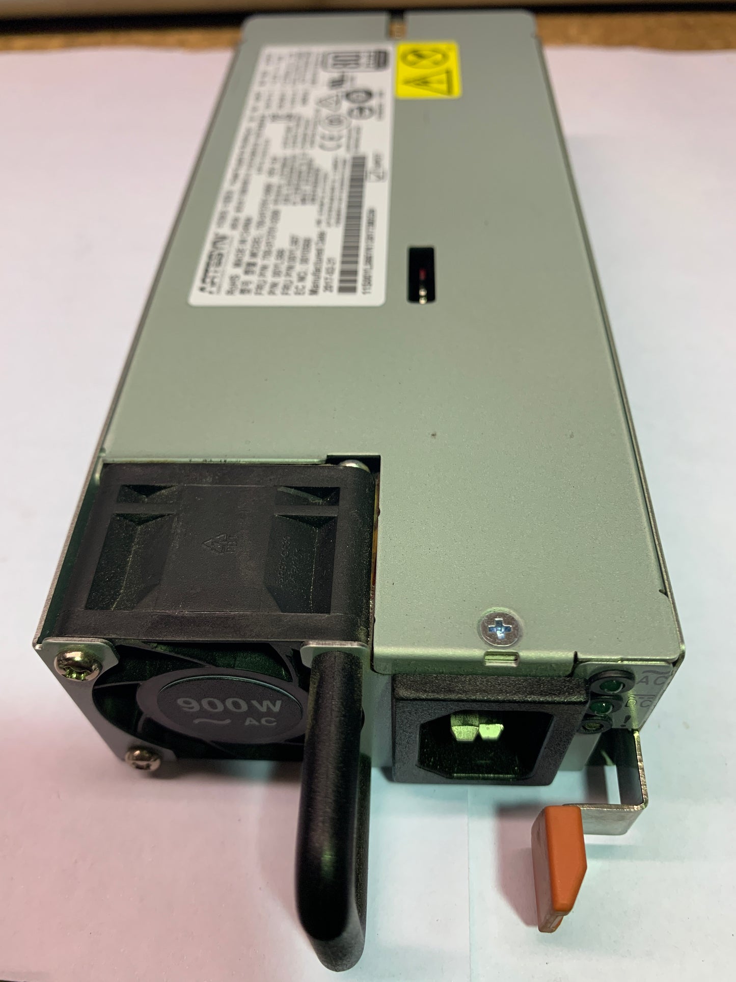 IBM Lenovo 900W Power Supply for X3650 M5 rackmount server 00YL567 2nd :00YL566: Alt (94Y8145 94Y8146) Other /Artesyn 700-013701-0200/