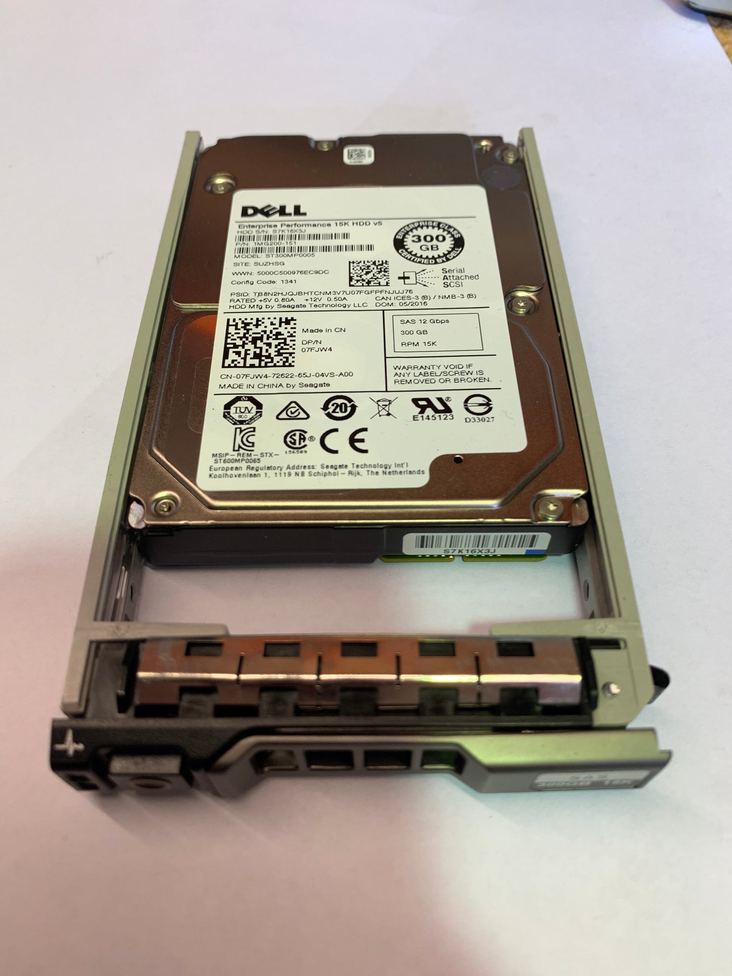 7FJW4 Dell PowerEdge 300GB SAS Hard Drive 2.5inch SFF 12GBs