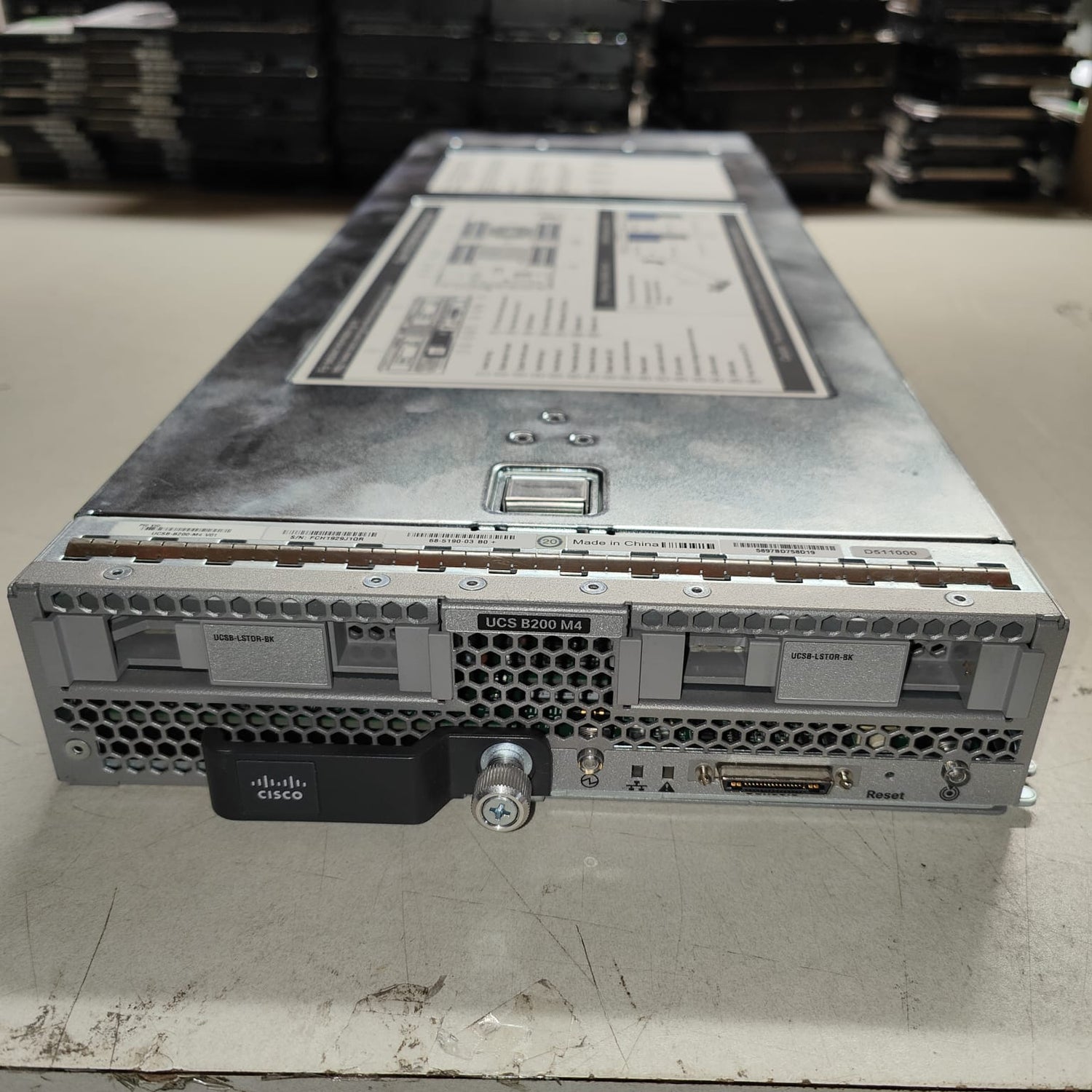 Cisco UCSB-B200-M4 UCS B200 M4  2nd :: Alt () Other //