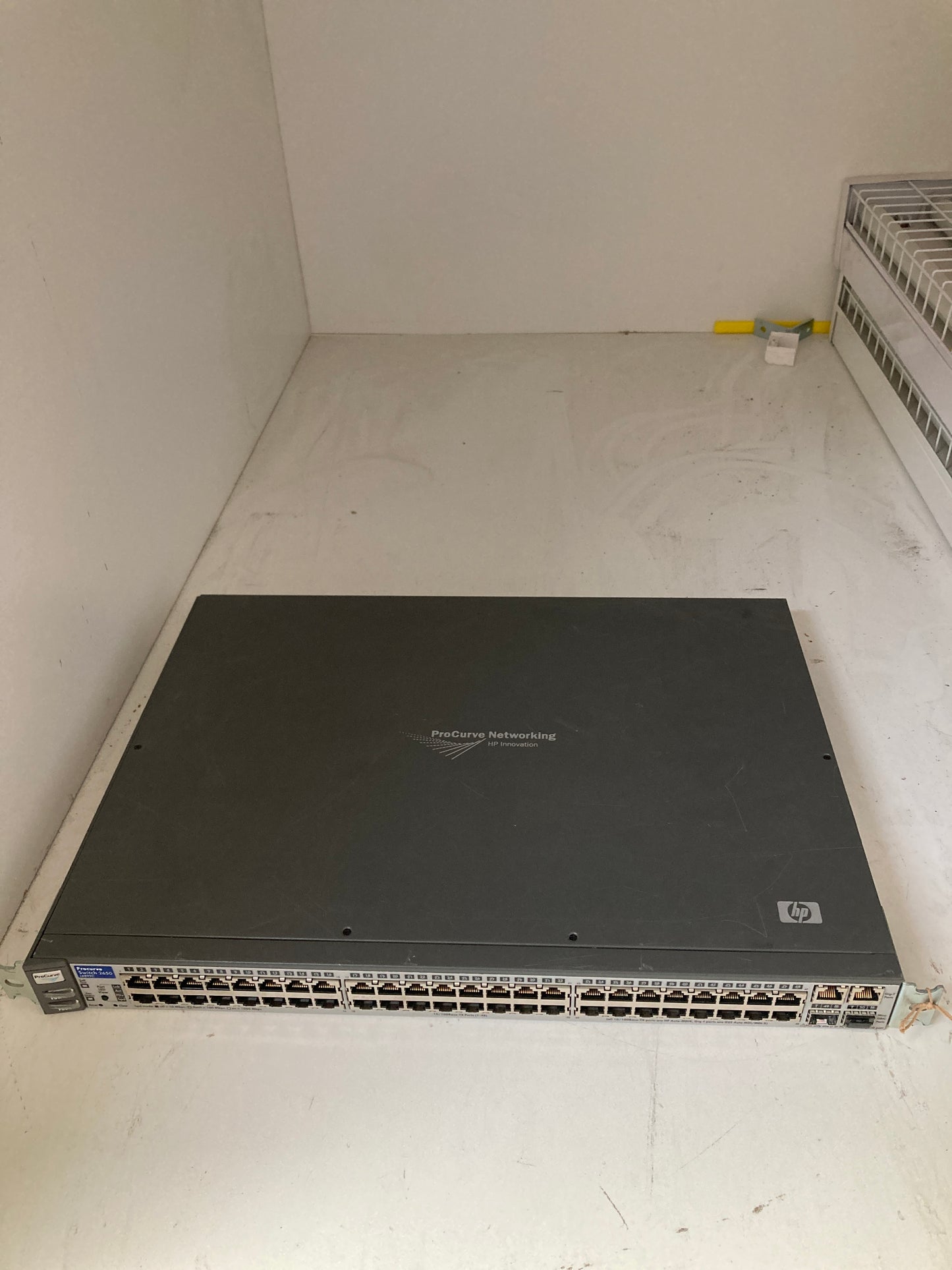 J4899C HP Procurve 2650 48 Port 10/100 Ethernet Switch 2nd :: Alt () Other //