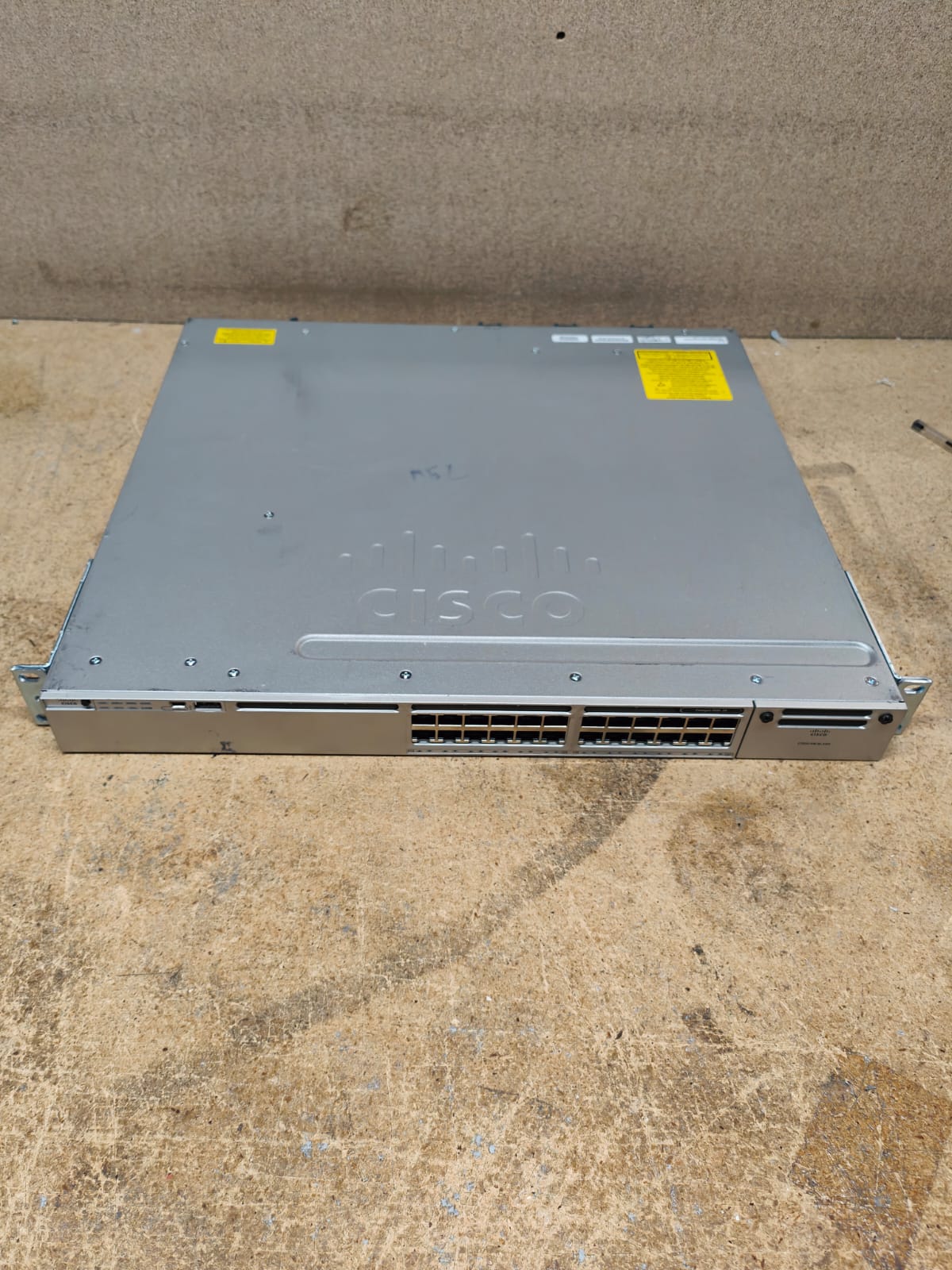 WS-C3850-24T-L CISCO CATALYST 3850 24 POE+ 24 x 10/100/1000 Ethernet, 4 x 10000 Fiber 2nd :: Alt () Other //